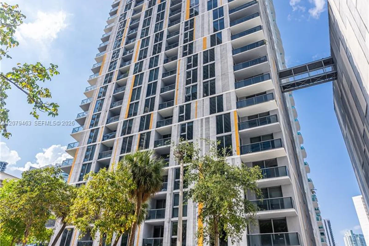 31 SE 6th St #707, Miami: photo 1 of 12