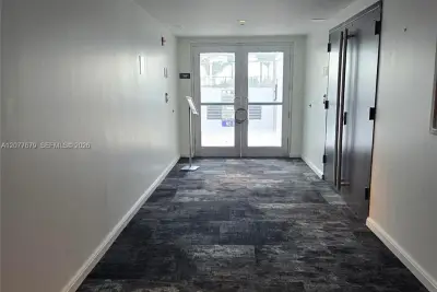 325 S Biscayne Blvd #3115, Miami: photo 1 of 38
