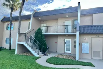120 Lake Meryl Dr #220, West Palm Beach: photo 1 of 23