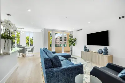 120 SE 5th Ave #319, Boca Raton: photo 1 of 34