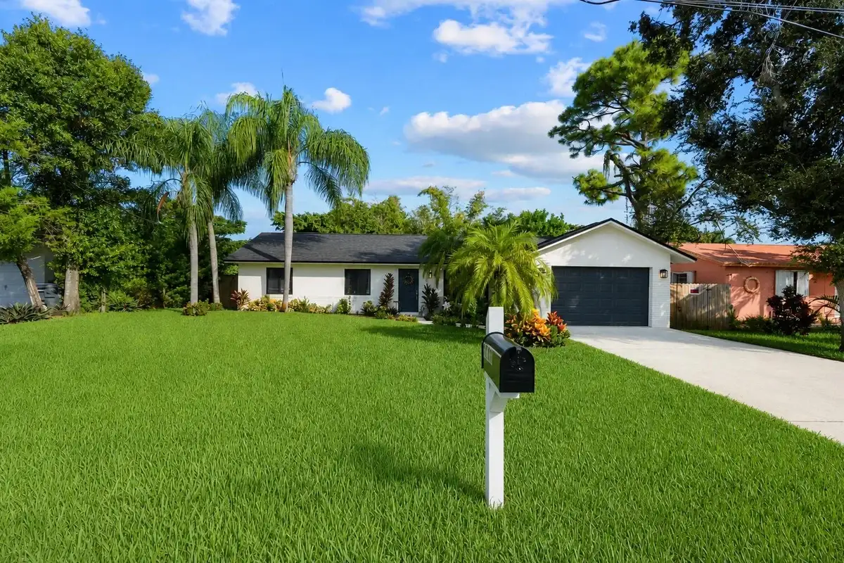 2749 Park Dr, Lake Worth: photo 1 of 24