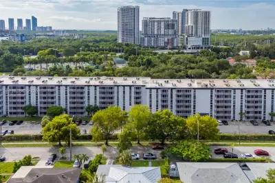 16950 W Dixie Hwy #A626, North Miami Beach: photo 1 of 20