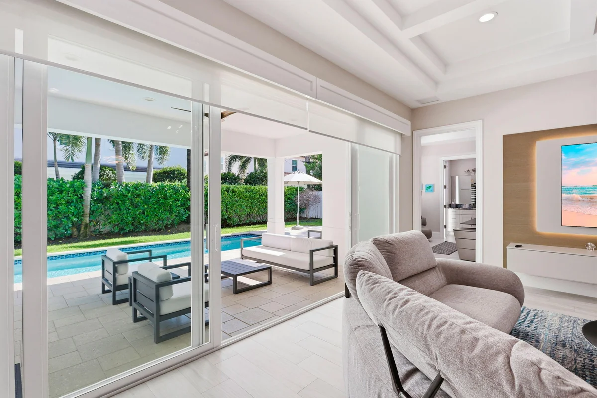 464 NE 8th St, Boca Raton: photo 1 of 77