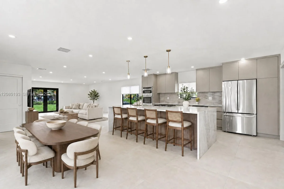 9771 Bel Aire Dr, Cutler Bay: photo 1 of 40