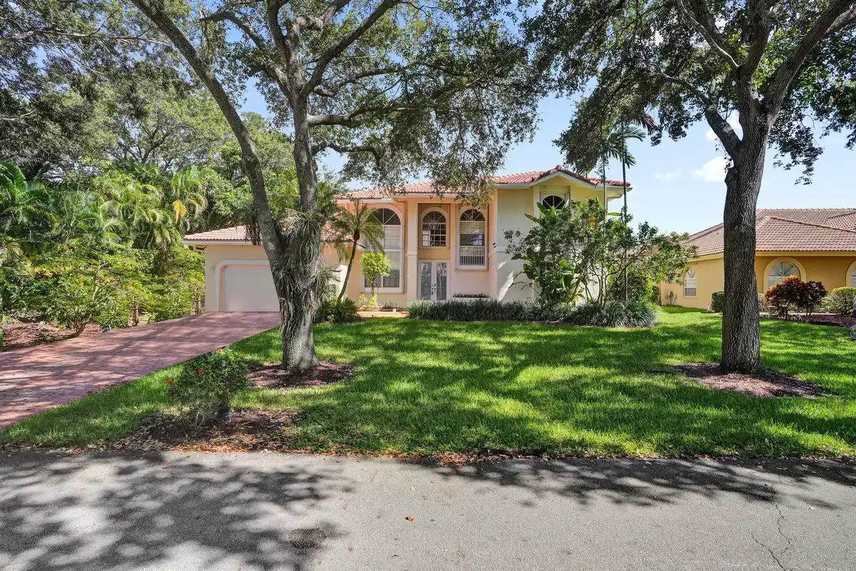 6020 NW 61st Manor, Parkland: photo 1 of 77