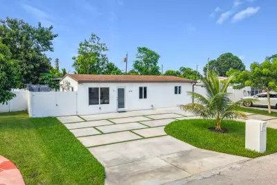 6135 NW 24th Ct, Margate: photo 1 of 37