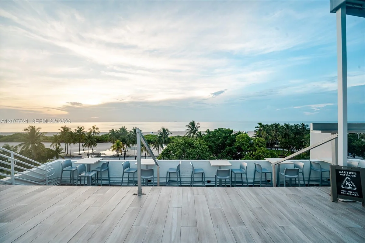 1060 Ocean Dr #D204, Miami Beach: photo 1 of 26