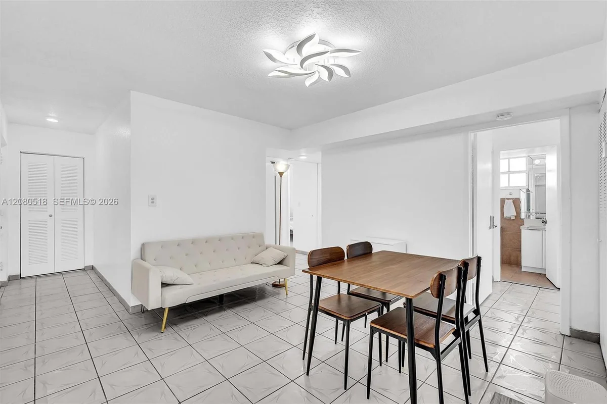 199 SW 12th Ave #313E, Miami: photo 1 of 38