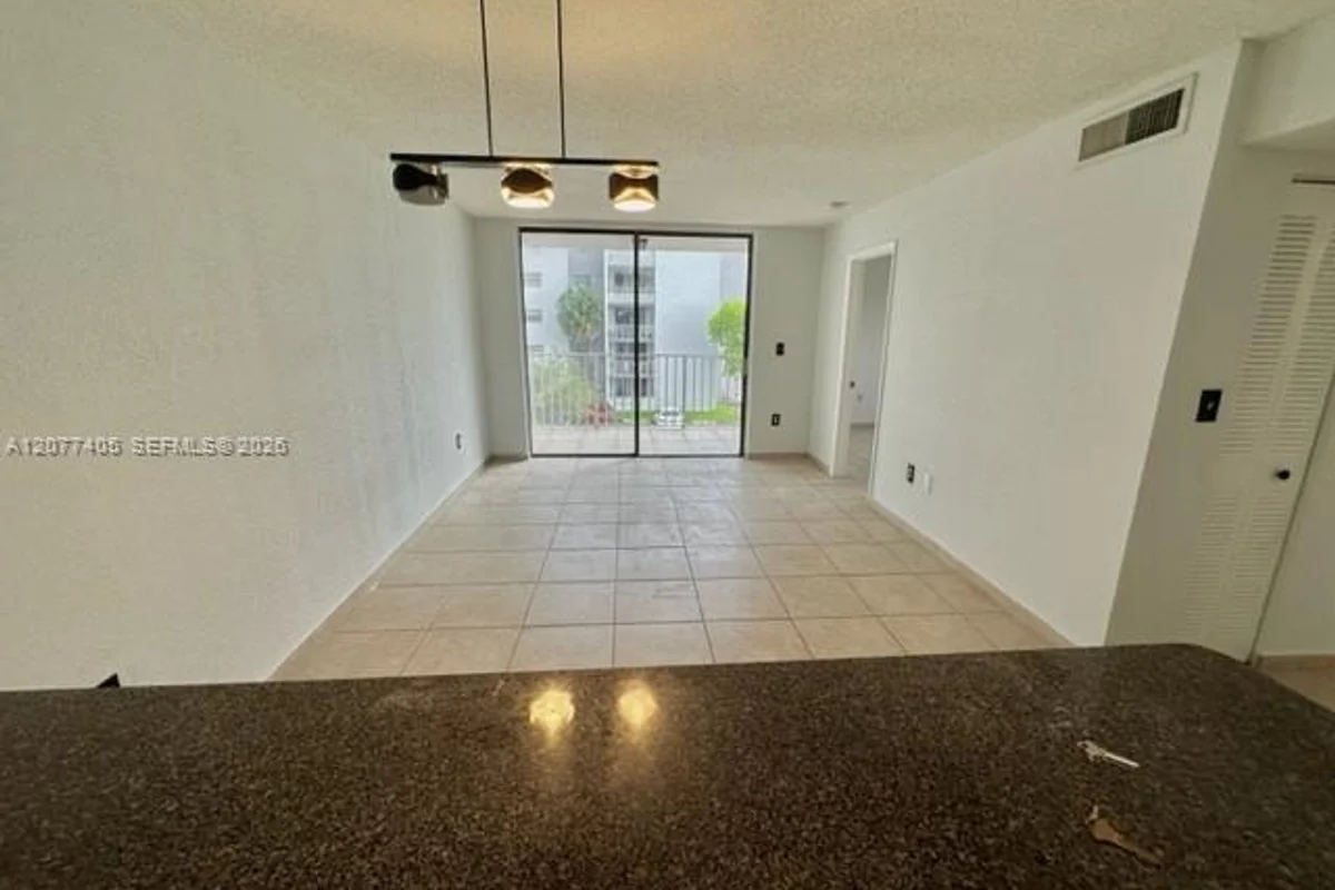 8145 NW 7th St #321, Miami: photo 1 of 11