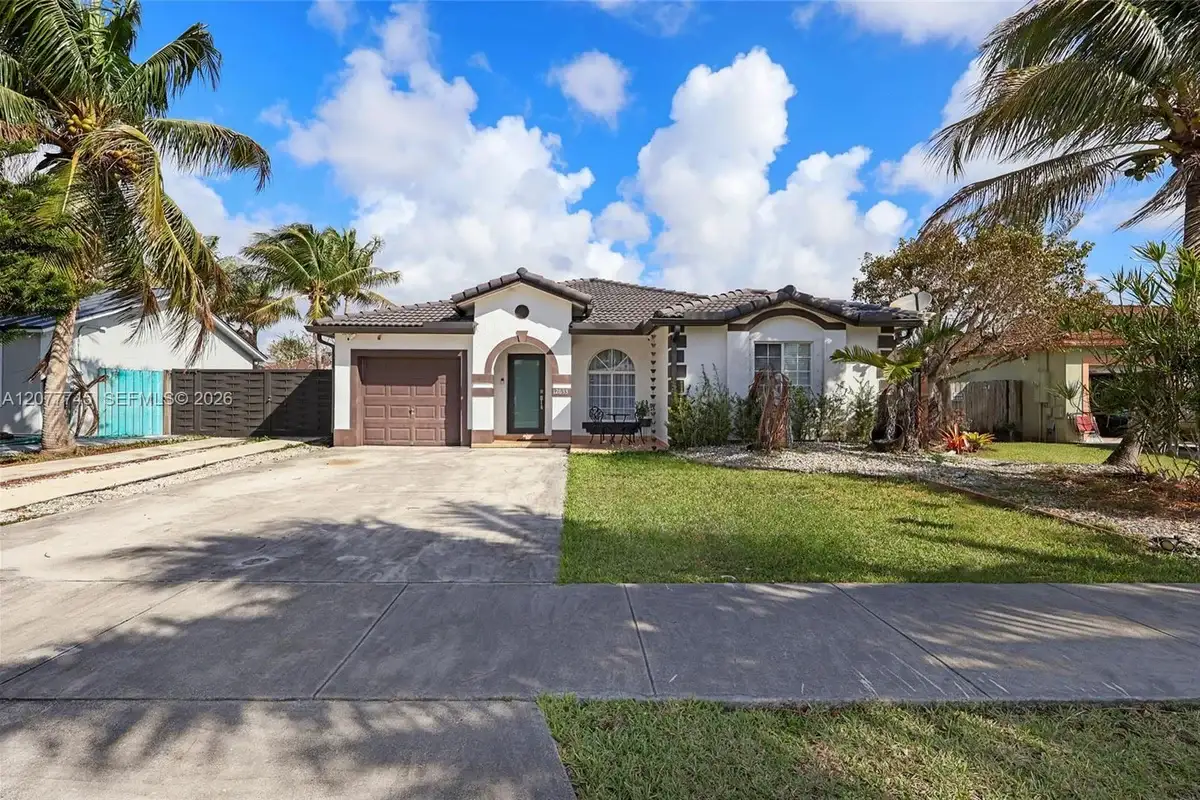 12633 SW 224th St, Miami: photo 1 of 4