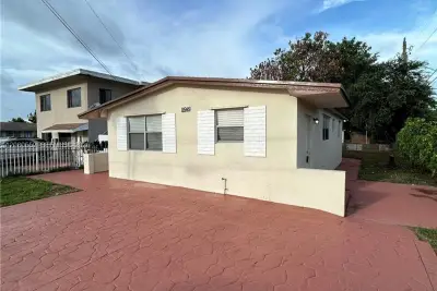 11545 NW 17th Ave, Miami: photo 1 of 21