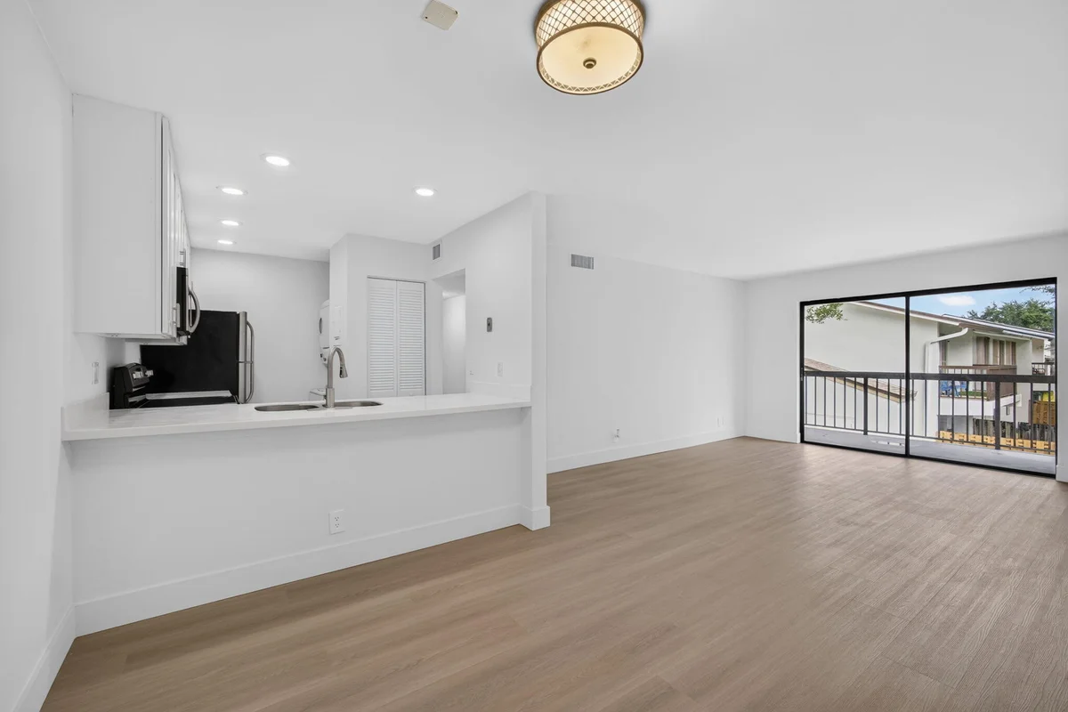 3404 Gardens E Dr #21B, Palm Beach Gardens: photo 1 of 35