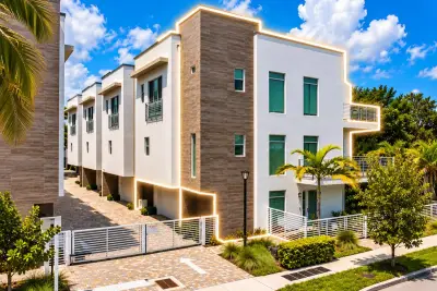 5 SE 11th Ave, Fort Lauderdale: photo 1 of 51