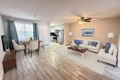 250 Layne Blvd #307, Hallandale Beach: photo 1 of 5
