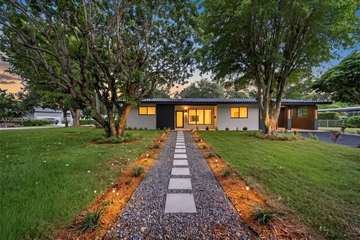 8230 SW 117th Ter, Miami: photo 1 of 55