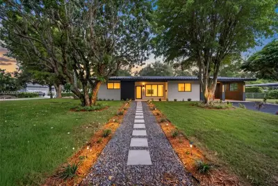 8230 SW 117th Ter, Miami: photo 1 of 55