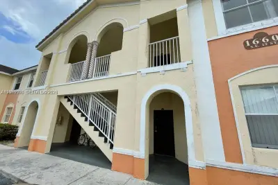 1660 SE 29th St #200, Homestead: photo 1 of 1
