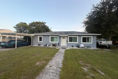 1038 Macy St, West Palm Beach: photo 1 of 23