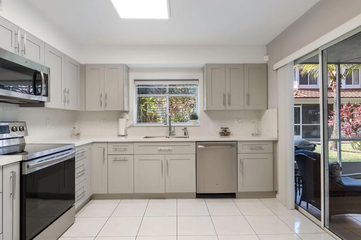 9265 NW 9th Ct, Plantation: photo 1 of 44