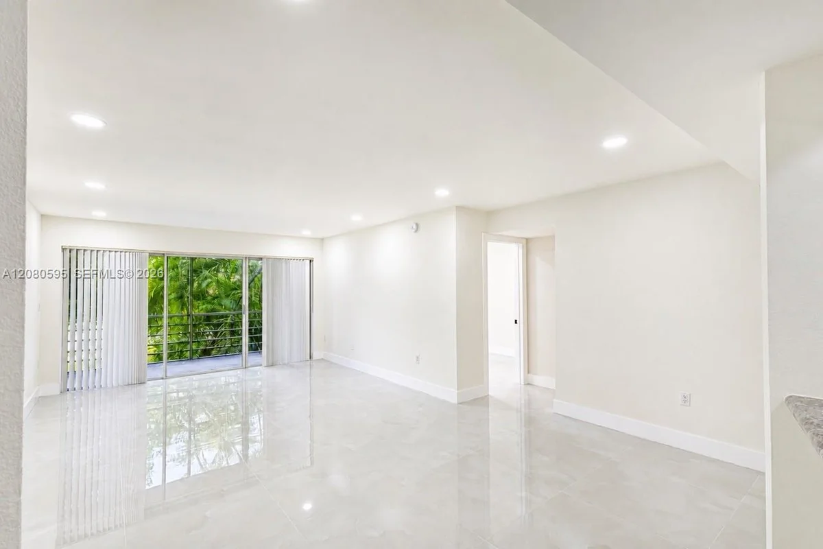 4205 N University Dr #206, Sunrise: photo 1 of 16