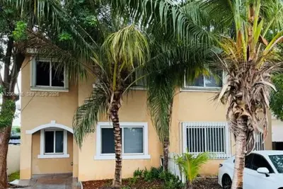 10230 SW 173rd St, Miami: photo 1 of 30