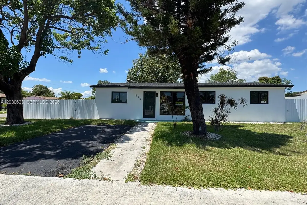 2251 NW 193rd Ter, Miami Gardens: photo 1 of 19