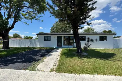 2251 NW 193rd Ter, Miami Gardens: photo 1 of 19
