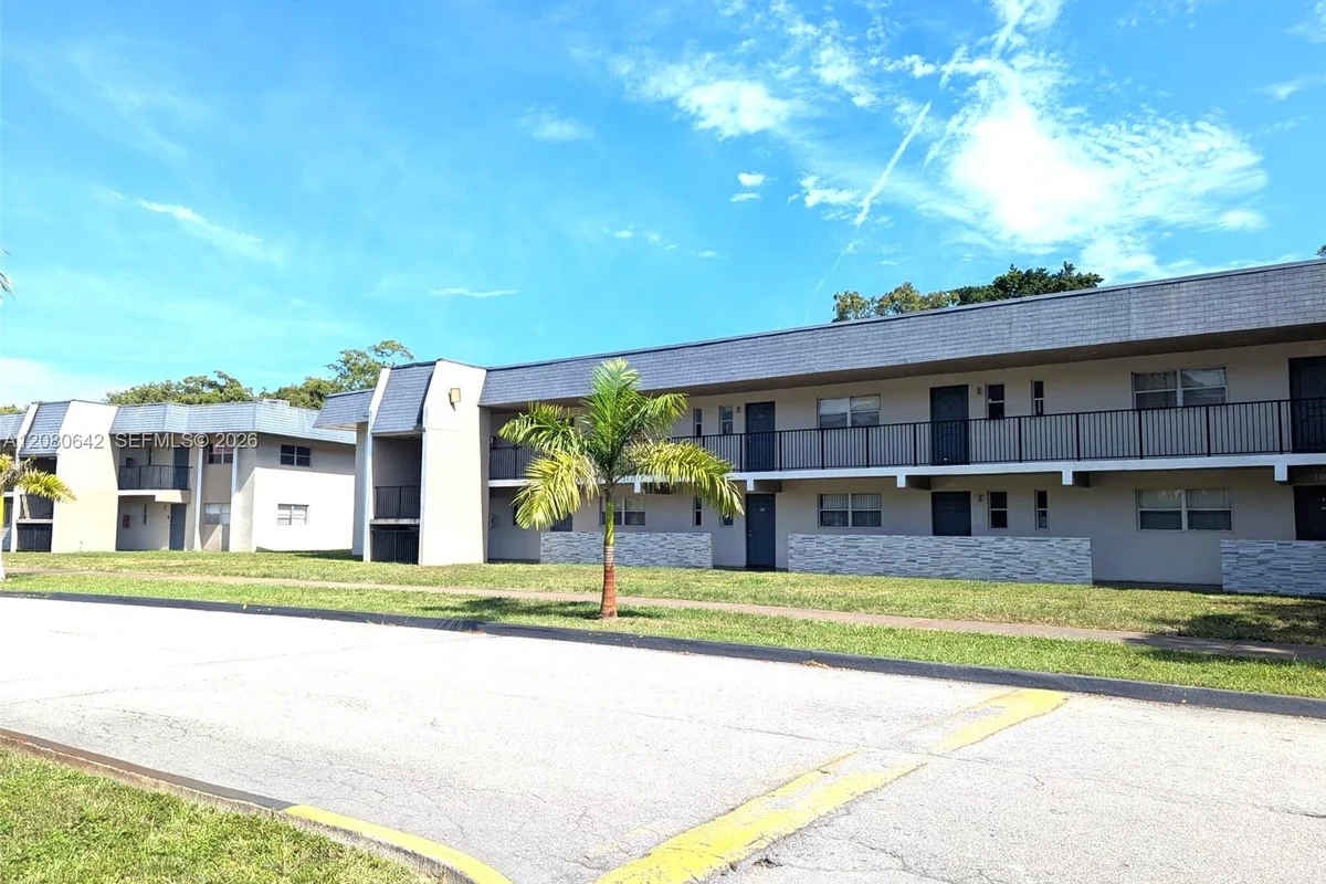 7925 Fairview Dr #201, Tamarac: photo 1 of 18