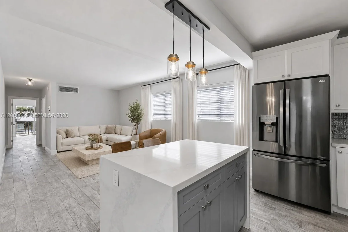 1340 Lincoln Rd #208, Miami Beach: photo 1 of 16