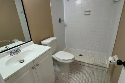 3129 Oakland Shores Dr #A109, Oakland Park: photo 1 of 7