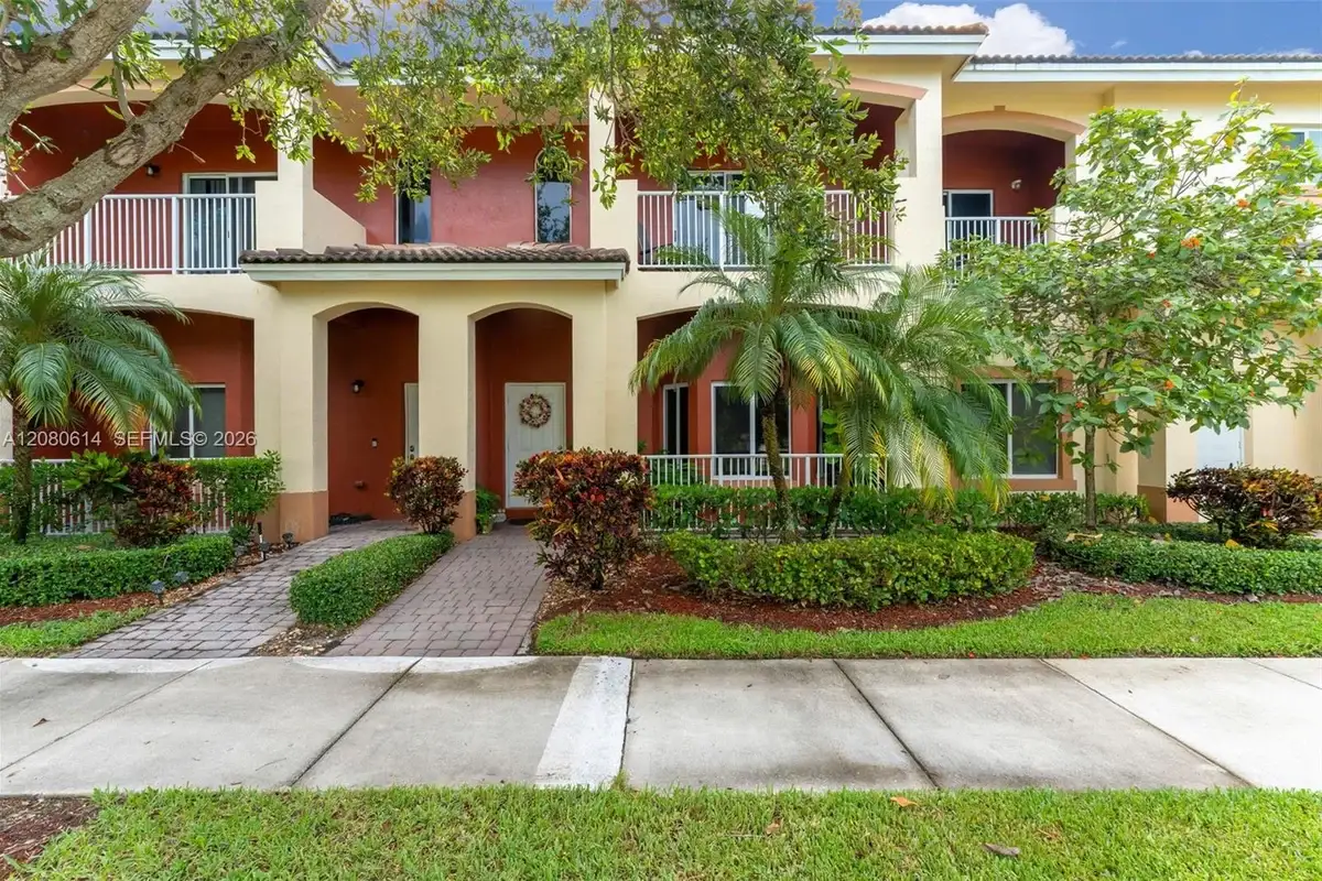 2324 SE 17th Ter, Homestead: photo 1 of 32