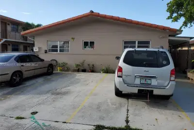 36 W 37th St, Hialeah: photo 1 of 20