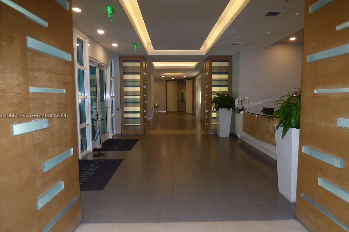 1900 N Bayshore Dr #2905, Miami: photo 1 of 8
