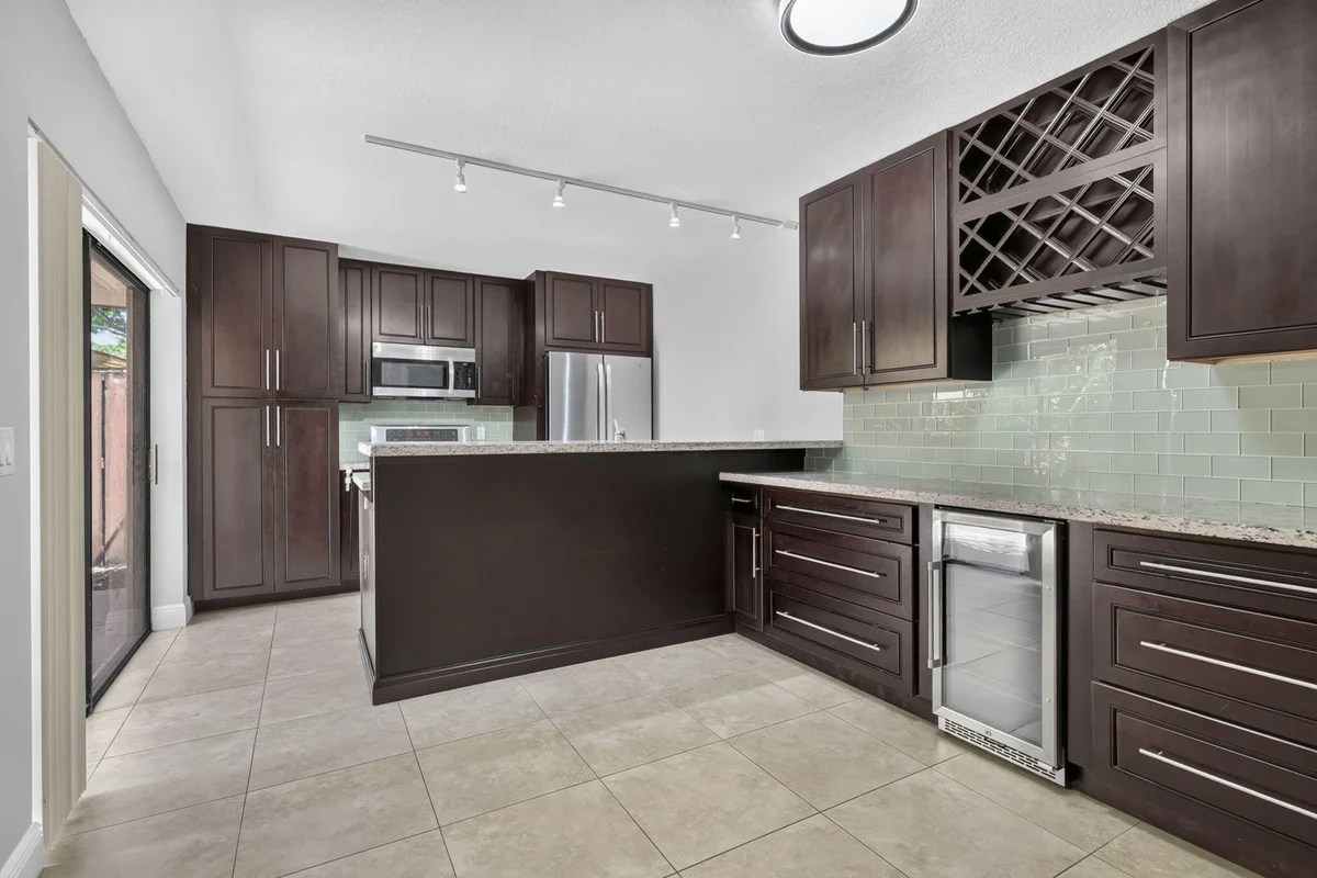 846 Blue Ridge Cir, West Palm Beach: photo 1 of 16