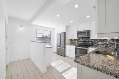 4072 Guildford D, Boca Raton: photo 1 of 36
