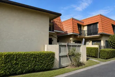 4206 NW 114th Ter #06, Coral Springs: photo 1 of 16