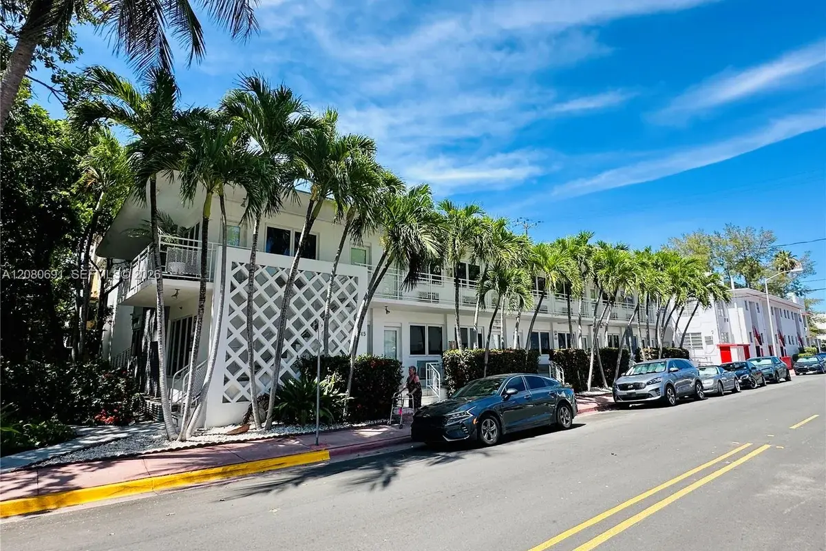 745 13th St #17, Miami Beach: photo 1 of 19