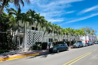 745 13th St #17, Miami Beach: photo 1 of 19