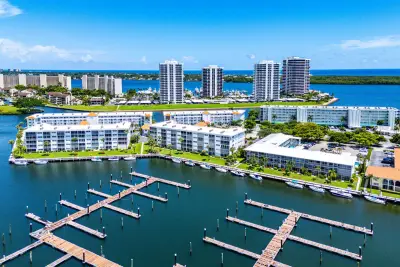 29 Yacht Club Dr #304, North Palm Beach: photo 1 of 44