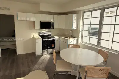 1525 Euclid Ave #2, Miami Beach: photo 1 of 5