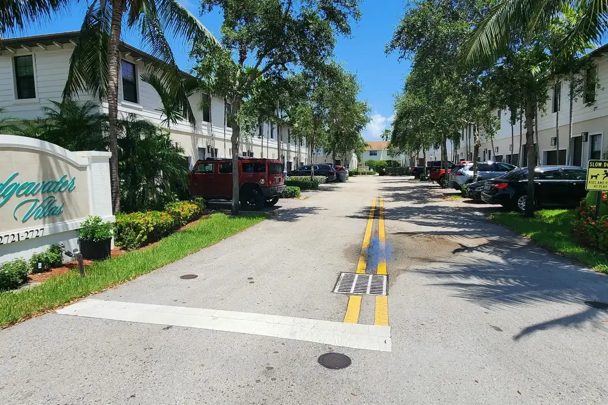 2723 NE 14th St #108, Pompano Beach: photo 1 of 14