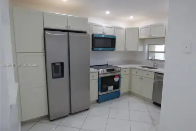361 S Hollybrook Dr #302, Pembroke Pines: photo 1 of 9