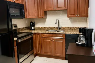 405 Meadows Cir, Boynton Beach: photo 1 of 11