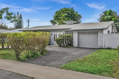 4810 Johnson St, Hollywood: photo 1 of 67
