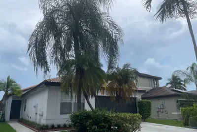 17484 SW 22nd St, Miramar: photo 1 of 43