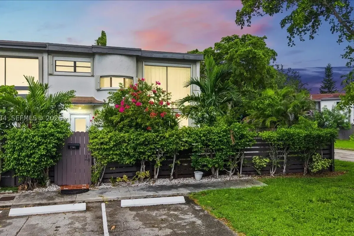 7100 SW 112th Ave, Miami: photo 1 of 41
