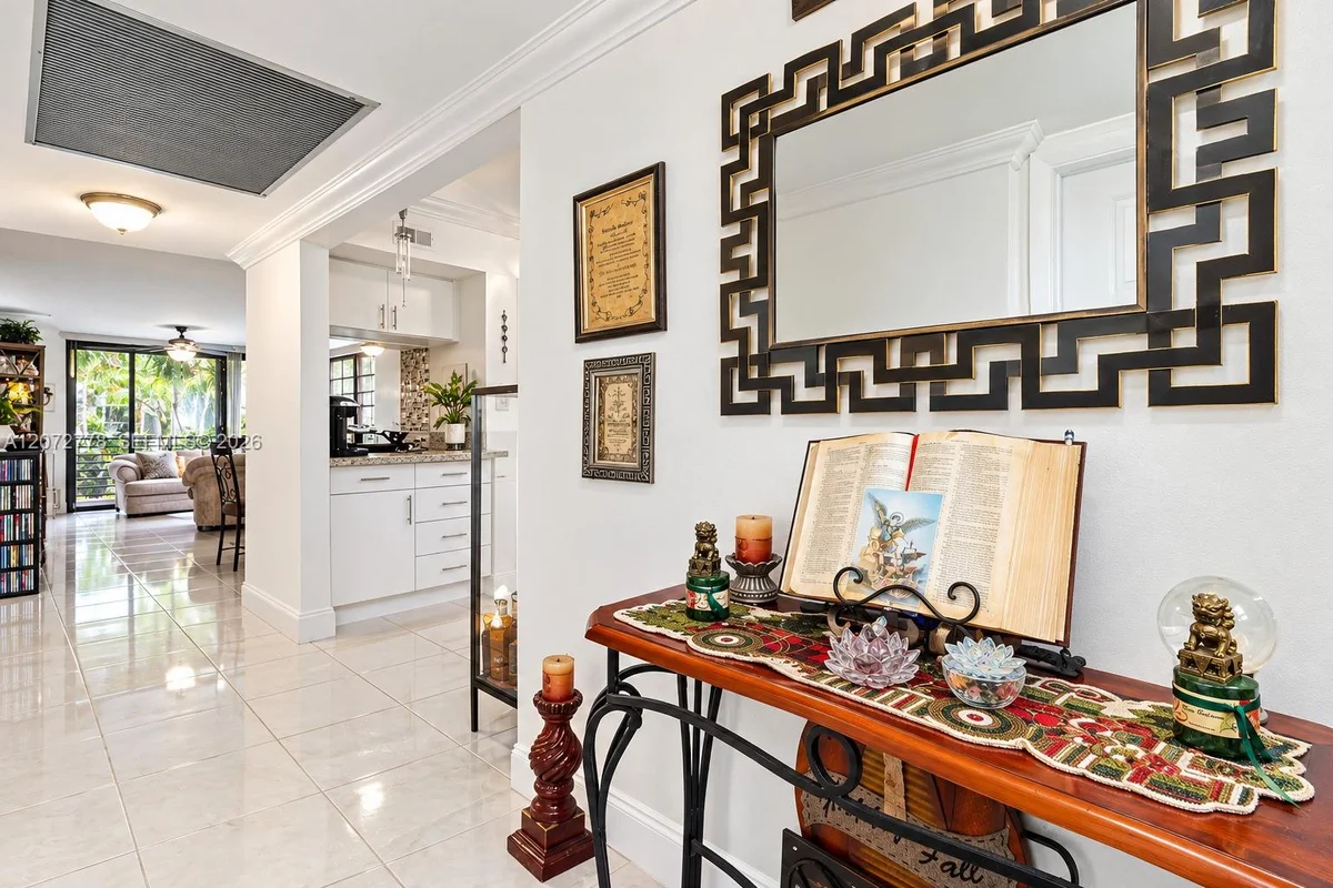 1101 Colony Point Cir #123, Pembroke Pines: photo 1 of 28