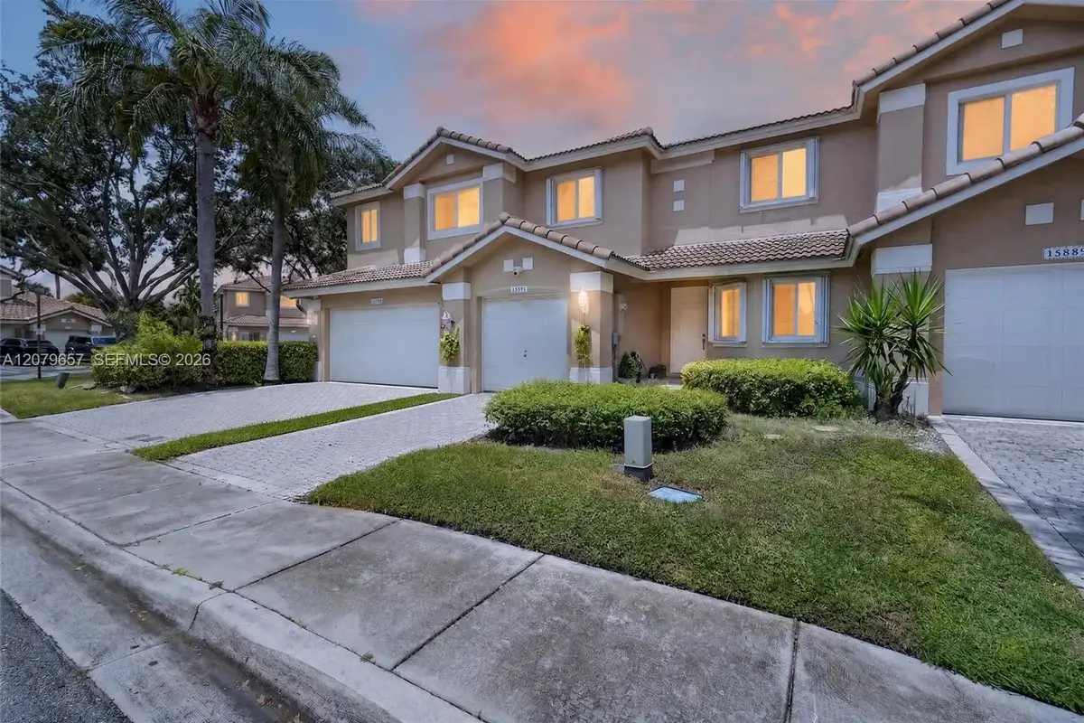15891 SW 12th St, Pembroke Pines: photo 1 of 47