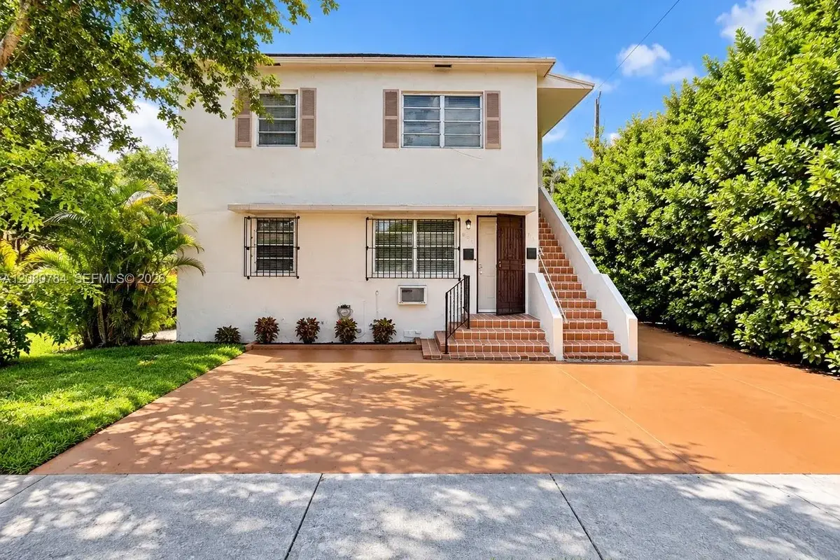 3790 SW 27th St, Miami: photo 1 of 14