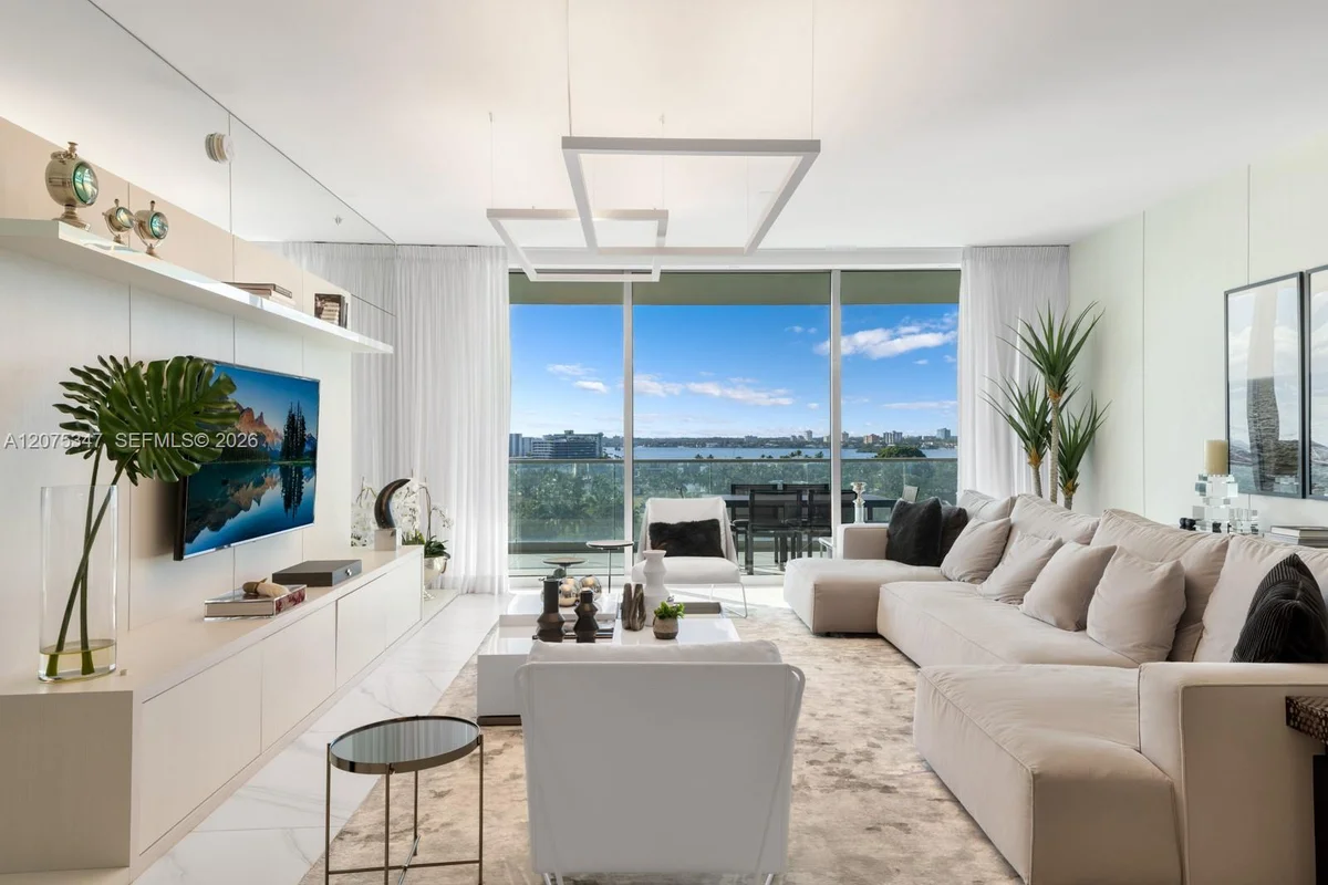 10201 Collins Ave #907, Bal Harbour: photo 1 of 41